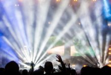 Photo of СМИ: российские артисты попросили доплаты за исполнение патриотических песен