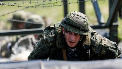 Photo of Неизвестные забросали коктейлями Молотова военкомат в центре Омска