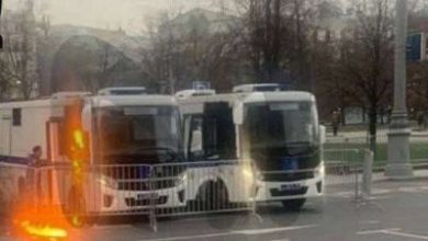 Photo of В центре Москвы мужчина метнул коктейль Молотова в автозак Росгвардии