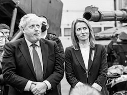 Photo of Британия доказала лживость призывов к миру на Украине